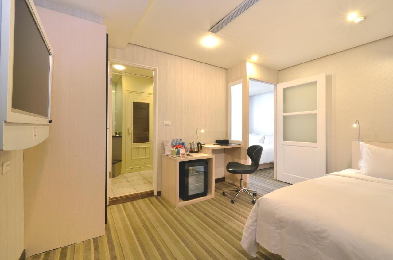 Yomi Hotel - Shuanglian Mrt Tajpej Zewnętrze zdjęcie