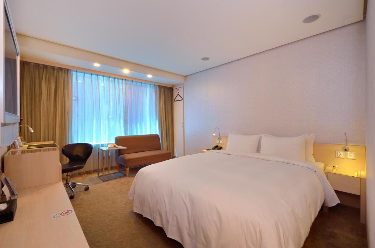 Yomi Hotel - Shuanglian Mrt Tajpej Zewnętrze zdjęcie