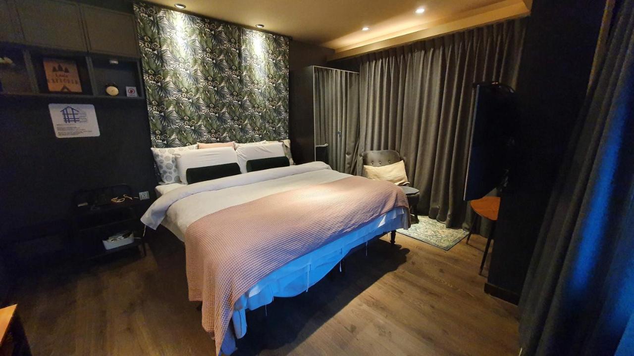Yomi Hotel - Shuanglian Mrt Tajpej Zewnętrze zdjęcie