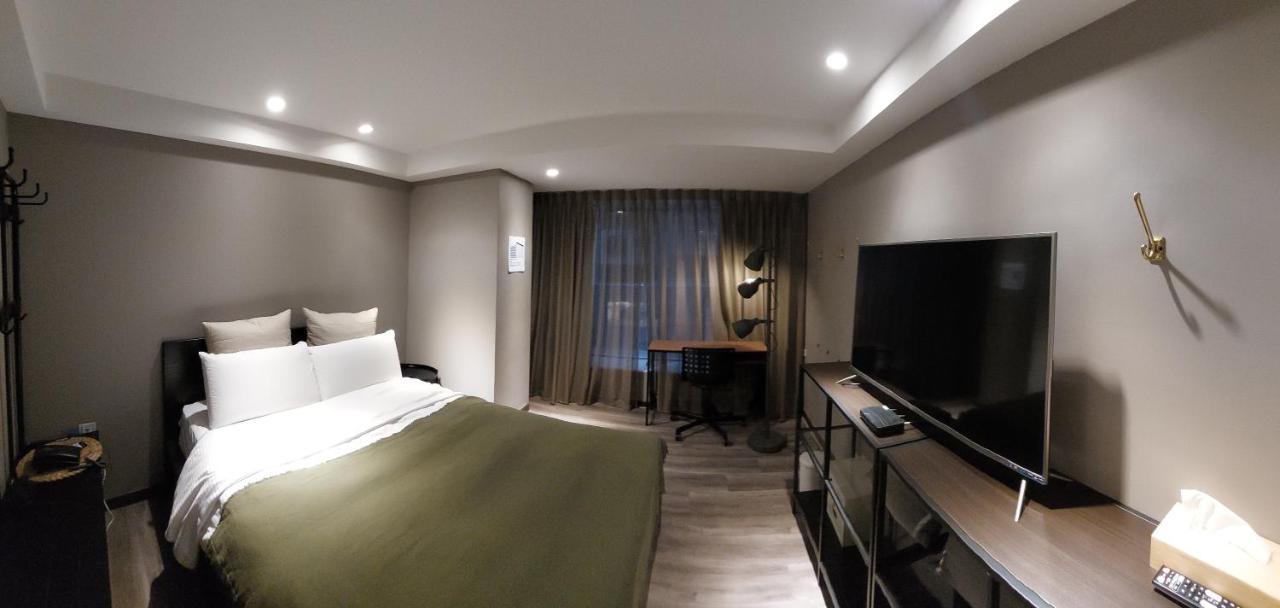 Yomi Hotel - Shuanglian Mrt Tajpej Zewnętrze zdjęcie