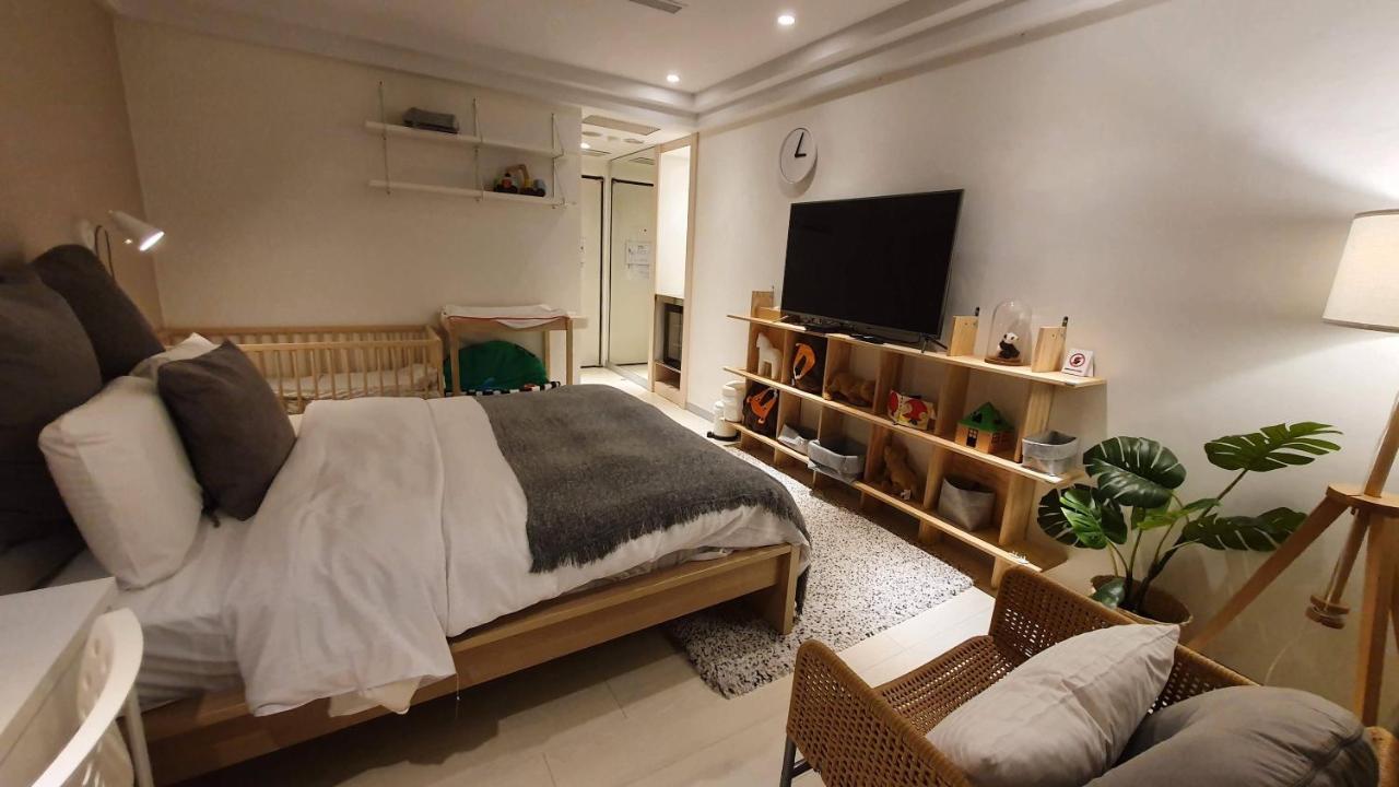Yomi Hotel - Shuanglian Mrt Tajpej Zewnętrze zdjęcie