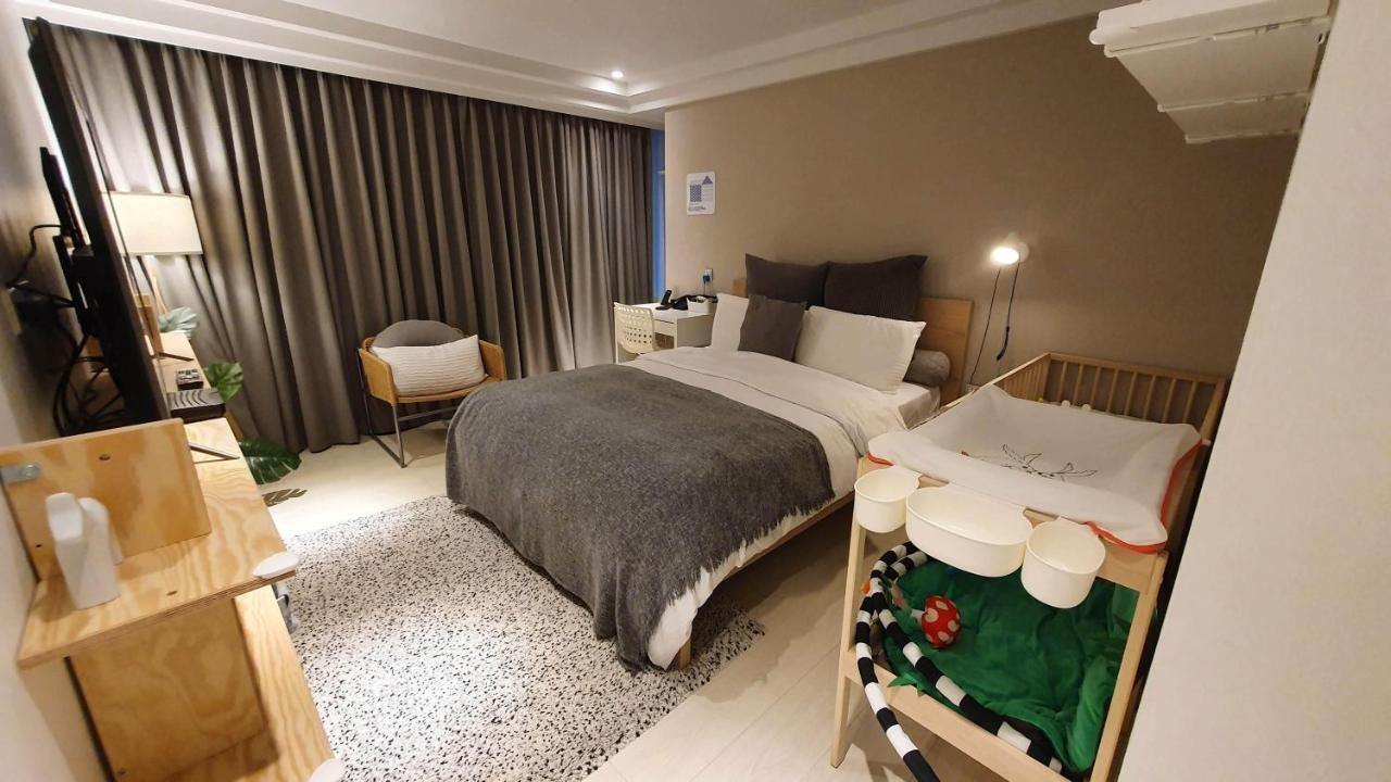 Yomi Hotel - Shuanglian Mrt Tajpej Zewnętrze zdjęcie